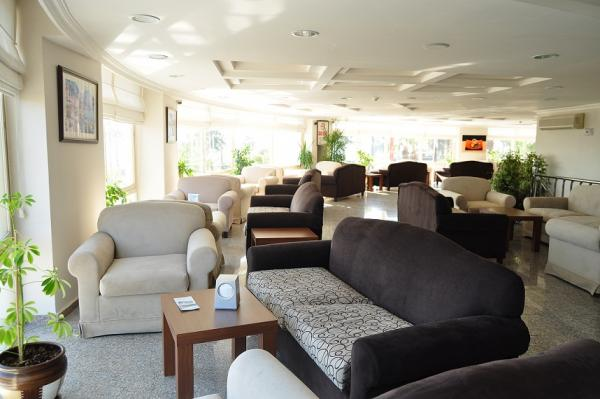 The Corner Park Hotel